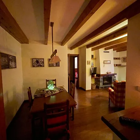 - Edifici Montardo Lägenhet *