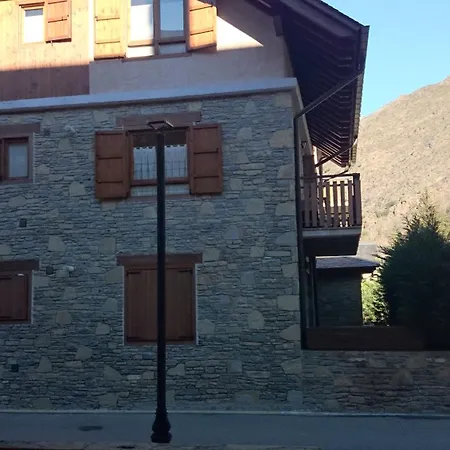 - Edifici Montardo Lägenhet