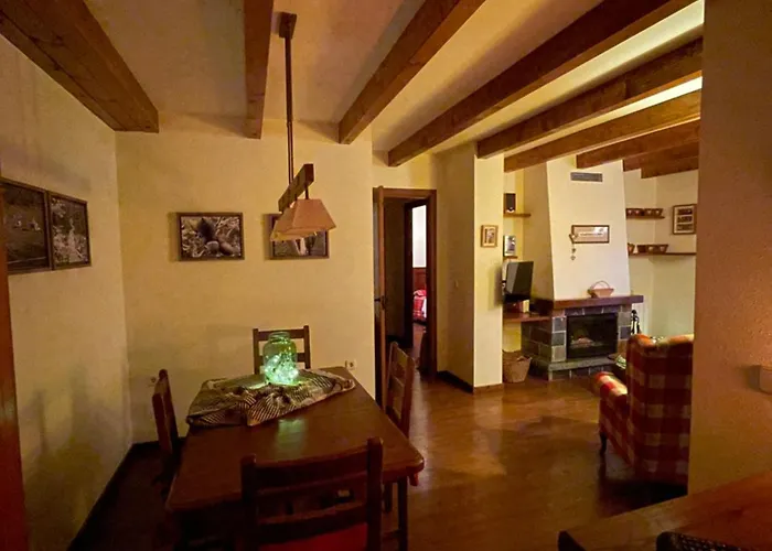 - Edifici Montardo Apartment *