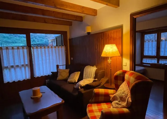 - Edifici Montardo Apartment *